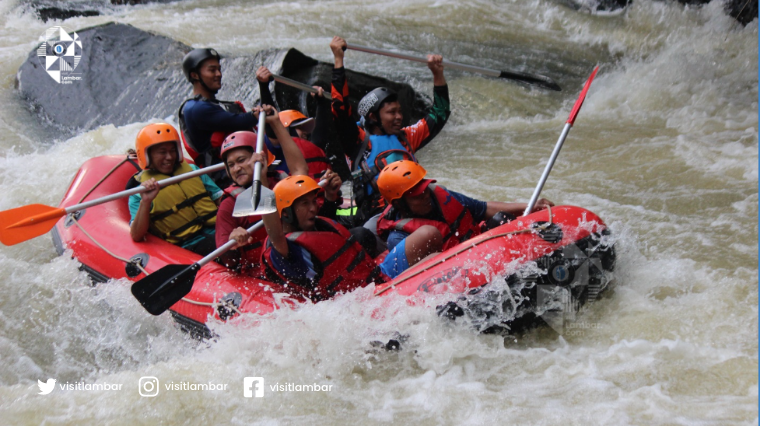 Arung Jeram Sungai Way Besai Lampung Barat Memacu Adrenalin